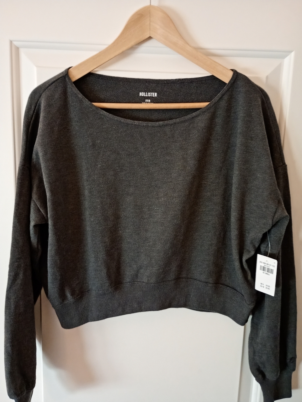 Hollister Charcoal Scoop Neck Cropped Top (XXS)